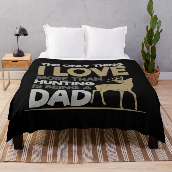 Artikelvorschau, Vatertags-Jagd-T-ShirtVatertags-Jagd-Shirt _ Love Hunting Be Dad Gift entworfen und verkauft von TripBech.
