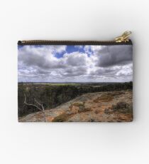 Mount Beckom Studio Pouch