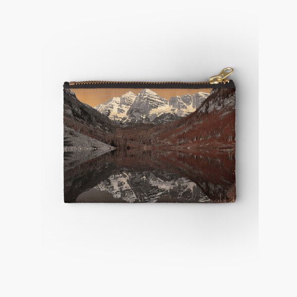 Aperçu de l'œuvre Maroon Bells Reflections Sepia créée et vendue par Robert W. Spath II.