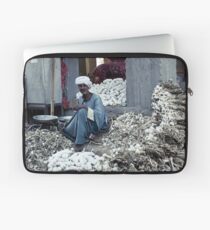 Garlic seller - Luxor, Egypt Laptop Sleeve