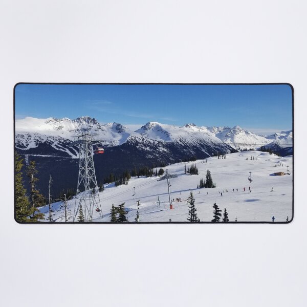Aperçu de l'œuvre Canadian Winter Mountains Pistes de ski en Colombie-Britannique Canada créée et vendue par Cute and Funny Animal Art Designs.