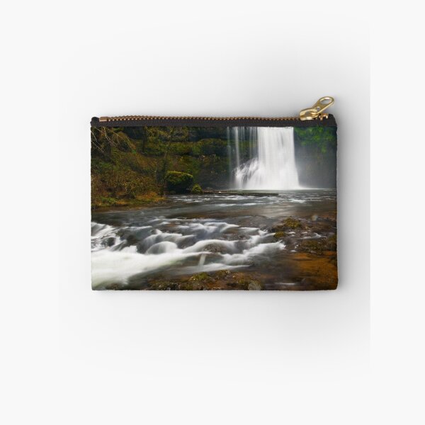 Aperçu de l'œuvre Upper North Falls, Silver Creek, Oregon créée et vendue par Albert Dickson.