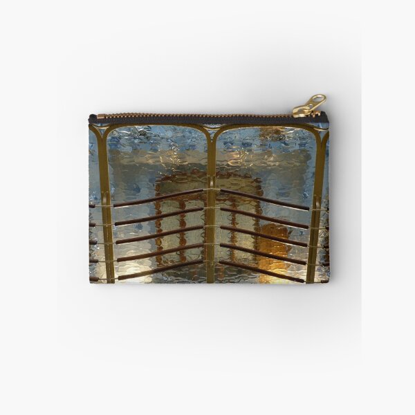 Artikelvorschau, A Gaudi glass screen, Casa Batllo, Barcelona entworfen und verkauft von artfulvistas.