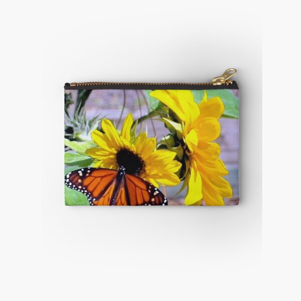 Artikelvorschau, Butterfly on sunflowers entworfen und verkauft von B. Randi Bailey.