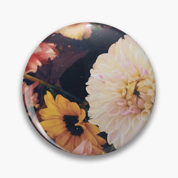 Artikelvorschau, Vintage Blumenserie #8 entworfen und verkauft von Timstarstudio.