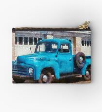 Truck - An International old truck Studio Pouch