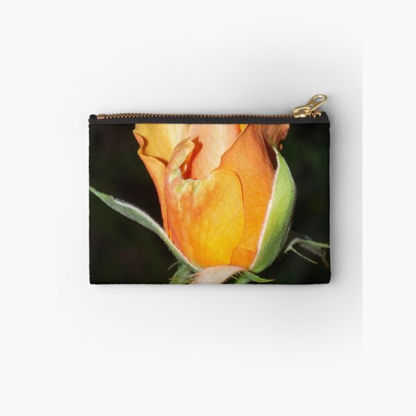 Artikelvorschau, Peachy bud against black entworfen und verkauft von B. Randi Bailey.