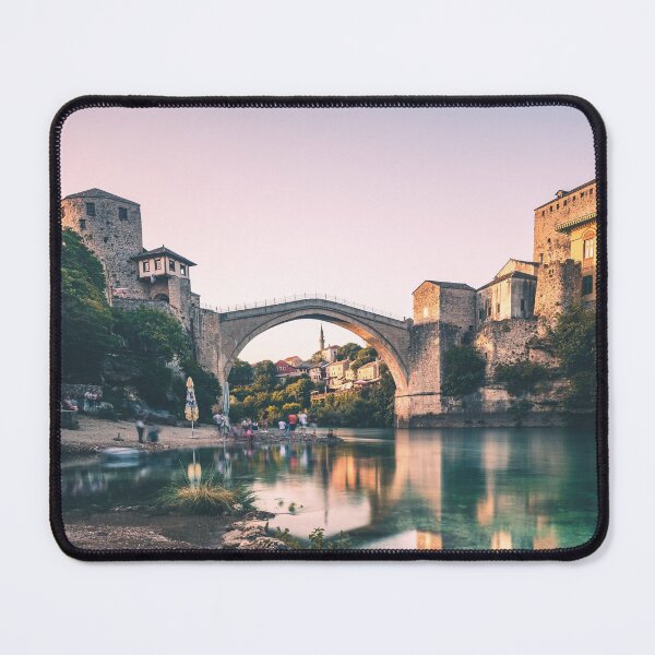 Artikelvorschau, Altstadt von Mostar in Bosnien mit der berühmten Brücke entworfen und verkauft von Konstantin Kowarsch.