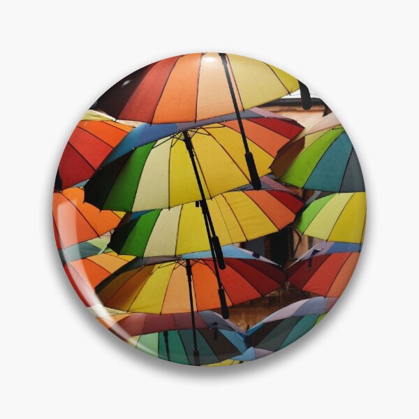 Artikelvorschau, Regenschirme in Regenbogenfarben | Reisefotografie entworfen und verkauft von Mii-pics.