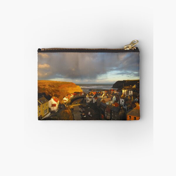 Artikelvorschau, Staithes, North Yorkshire Moors entworfen und verkauft von James Paul.