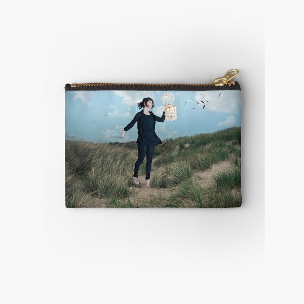 Artikelvorschau, Untitled #1 (From 'Falling Feathers') entworfen und verkauft von Alex Worsley.