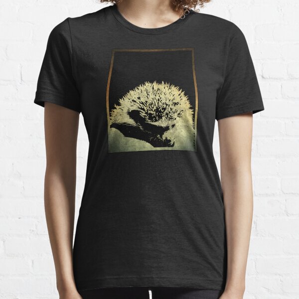 IGEL im Rechteck // Ink Design // Gold Essential T-Shirt