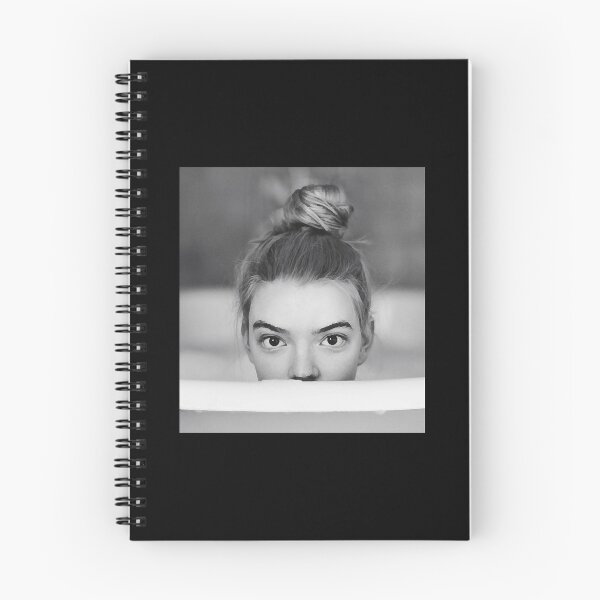 Artikelvorschau, Anya Taylor-Joy entworfen und verkauft von leahyork58.