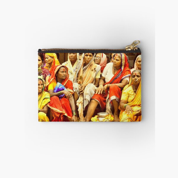 Artikelvorschau, Von hier aus macht sich der Palkhi von "Saint Tukaram": http: //www.tukaram.com/english/english.htm auf den Weg nach "Pandharpur": http: //www.waari.org/The_vishnu_avatar.html. Es geht um eine 21-tägige Reise und die Warkari-Reise um 200 km. Entfernung z entworfen und verkauft von Prasad.