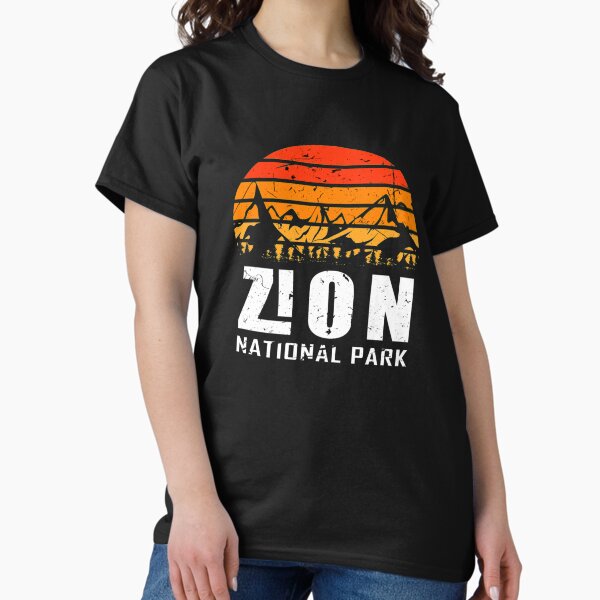 Vista previa del artículo con la obra «Viaje al atardecer retro del Parque Nacional Zion vintage», diseñado y vendido por Abdelal.