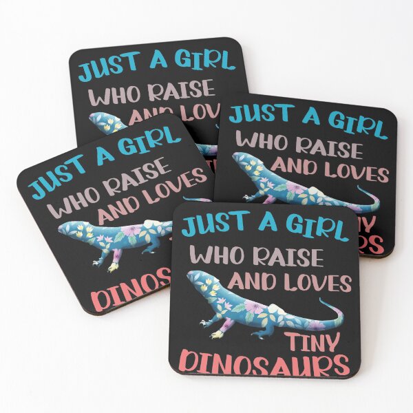Item preview, Soy solo una chica que cría y ama a los dragones barbudos, los dinosaurios diminutos designed and sold by tinypurpleland.