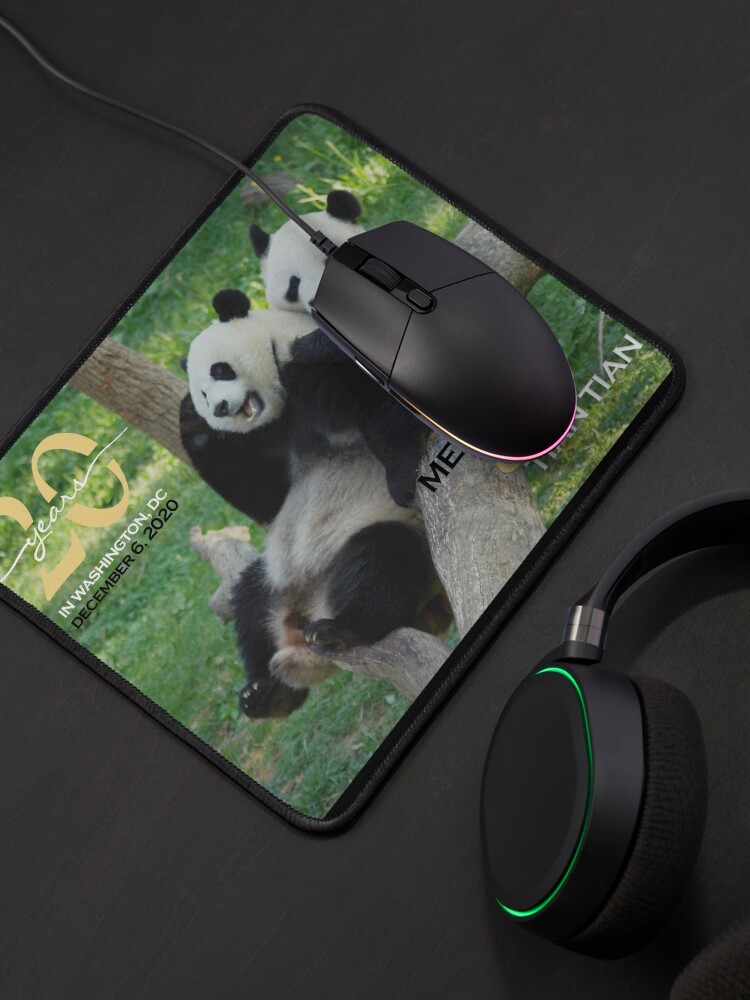 giant-pandas-mei-xiang-and-tian-tian-at-the-national-zoo-20th-anniversary-edition-mouse-pad