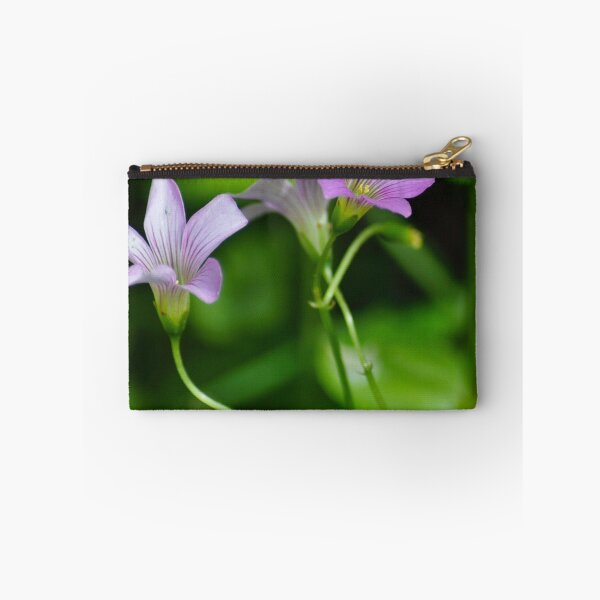 Aperçu de l'œuvre lilac flower ii créée et vendue par gary roberts.