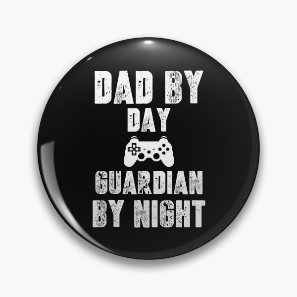 Artikelvorschau, Daddy By Day Guardian By Night - Cooles lustiges Gaming-T-Shirt-Design entworfen und verkauft von Prince - Bestseller ★★★★★.