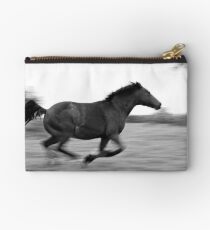 Like the wind Studio Pouch
