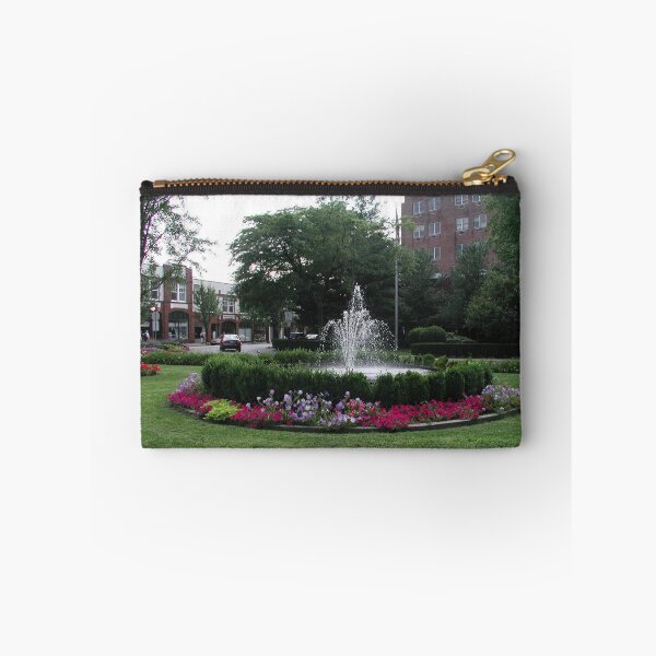 Artikelvorschau, Bronxville Brunnen entworfen und verkauft von Duckydaddles.