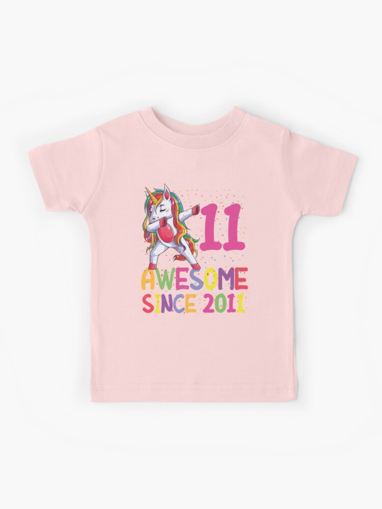 T-shirt enfant avec l'œuvre « Anniversaire fille 11 ans idée cadeau  princesse Onzième anniversaire » de l'artiste Jelisandie