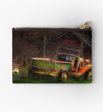 Old Fords never die, they just become picturesque 2 Studio Pouch
