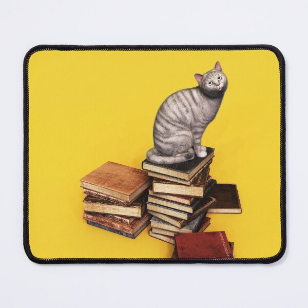 Artikelvorschau, Britische Katze auf einem Stapel Bücher entworfen und verkauft von Roberta Angiolani.