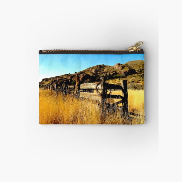 Artikelvorschau, Livery Fence at Dripping Springs entworfen und verkauft von Kurt Van Wagner.