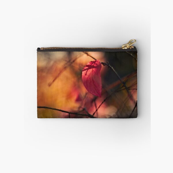 Aperçu de l'œuvre Red Leaf créée et vendue par Stas Medvedev.