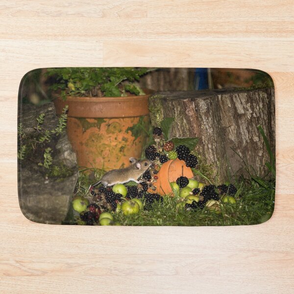Artikelvorschau, Waldmaus und Brombeeren entworfen und verkauft von Jane Stanley Photography.