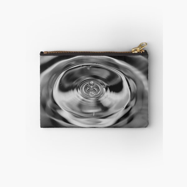 Aperçu de l'œuvre Water droplet créée et vendue par Ian Midwinter.