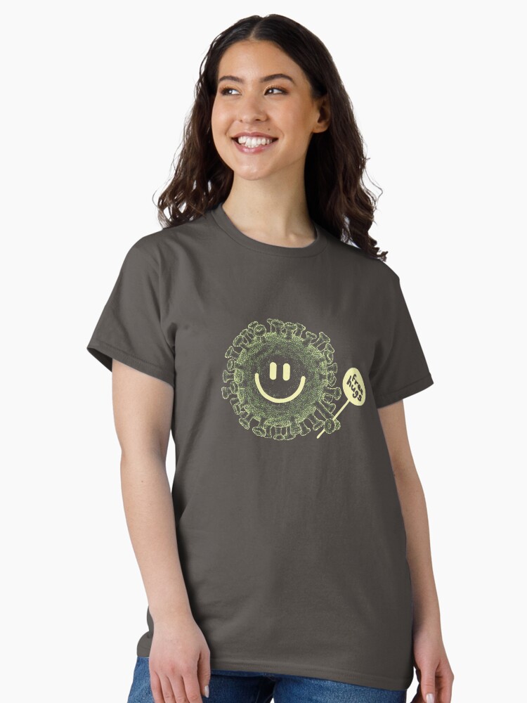 Aperçu 2 sur 7. T-shirt classique avec l'œuvre Free hugs créée et vendue par MC-aka-Panurge.