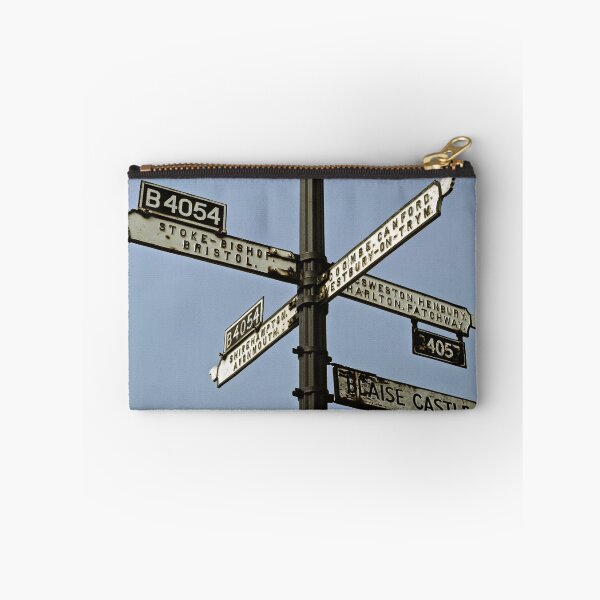 Artikelvorschau, Old "Finger" Signpost, England. entworfen und verkauft von David A. L. Davies.