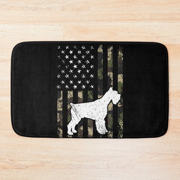Aperçu de l'œuvre Giant Schnauzer Camouflage USA Flag créée et vendue par rafaeltto.