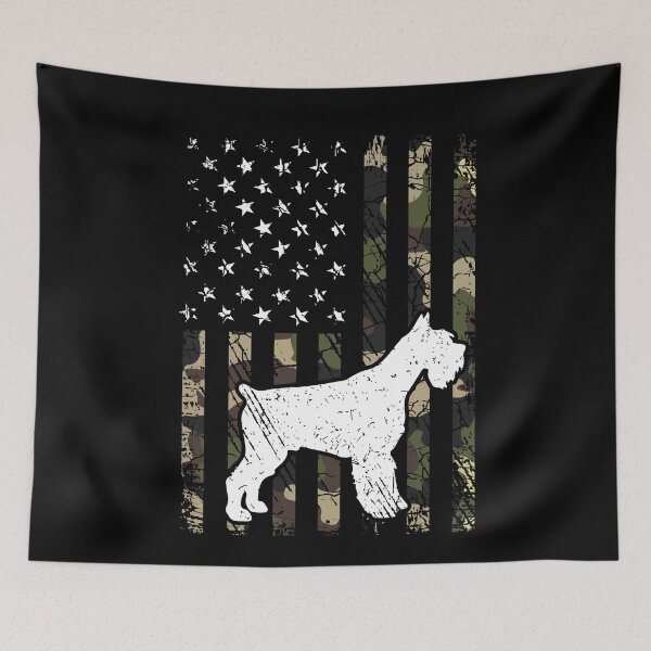 Aperçu de l'œuvre Giant Schnauzer Camouflage USA Flag créée et vendue par rafaeltto.