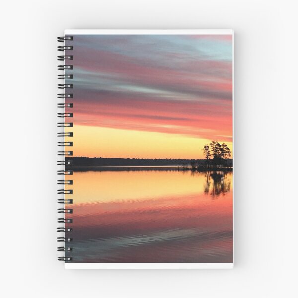 Artikelvorschau, Sonnenaufgang auf Tomahawk See - Minocqua, Wisconsin entworfen und verkauft von Lynne Prestebak.