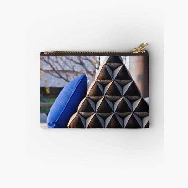 Aperçu de l'œuvre Relaxing Pillows créée et vendue par phil decocco.