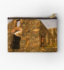 Building remains Studio Pouch
