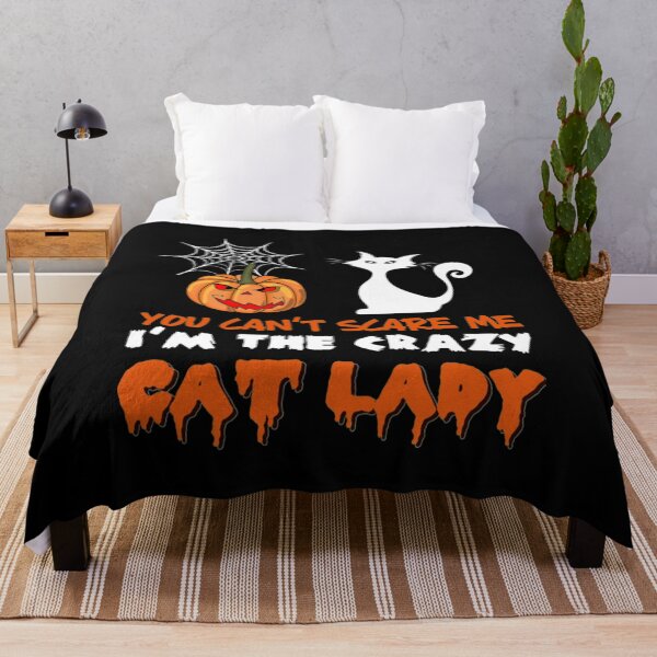 Artikelvorschau, Halloween Cat Lovers T-ShirtDu kannst mich nicht erschrecken, ich bin die verrückte Katzendame - halloween entworfen und verkauft von shopphuthe.