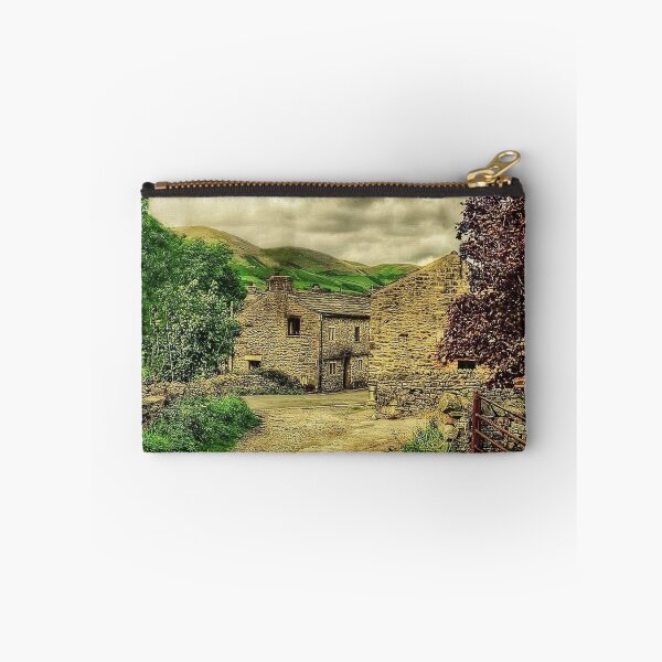 Artikelvorschau, Millthrop, Cumbria, with the Howgill Fells entworfen und verkauft von patrixpix.