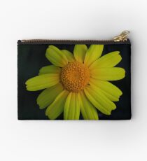 Chrysanthemum coronarium Studio Pouch