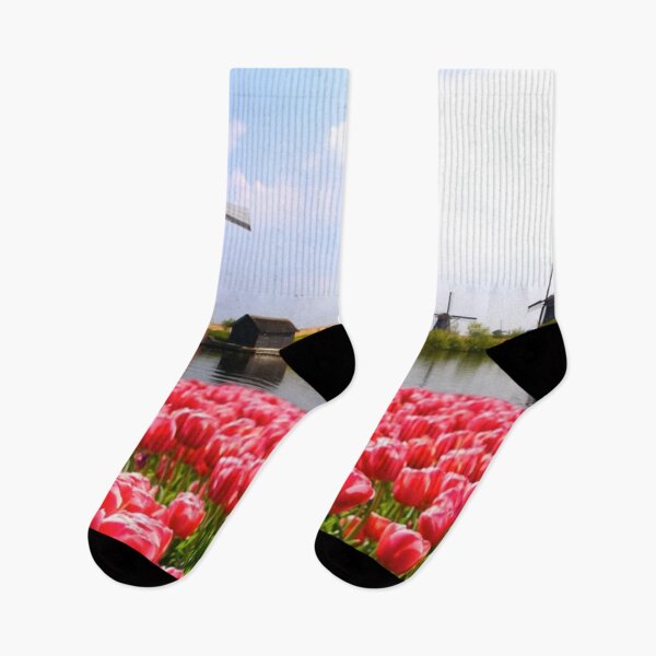 Artikelvorschau, Schöner und entspannender europäischer Blumengarten im Frühling mit Windmühlen, Tulpen und einem See entworfen und verkauft von LiveToLearn.