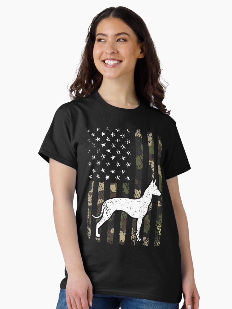 Imagen 2 de 7, Camiseta clásica con la obra Xoloitzcuintli Camouflage USA Flag, diseñada y vendida por rafaeltto.