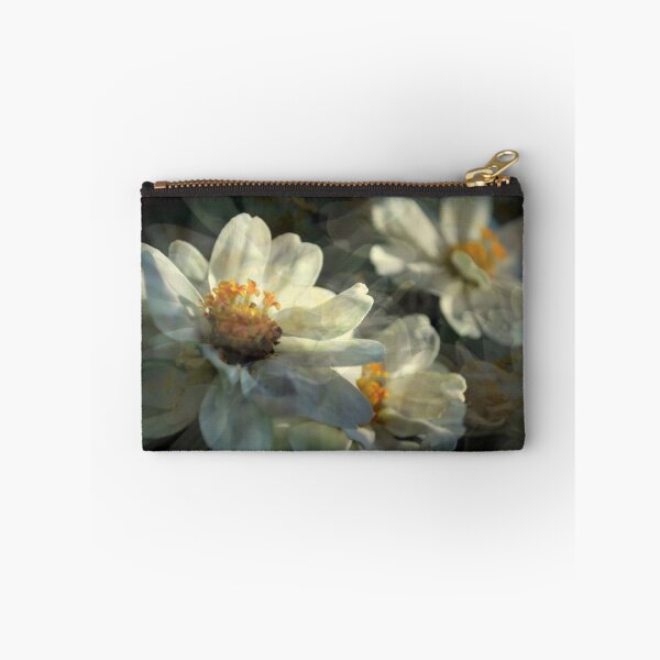 Artikelvorschau, Abundance entworfen und verkauft von Lozzar Flowers & Art.