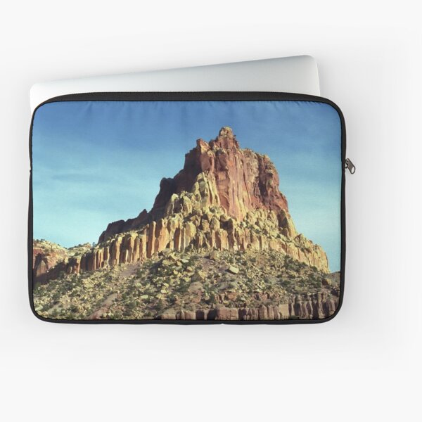 Rock Mountain Summit: Capitol Reef National Park, Utah Laptop Sleeve