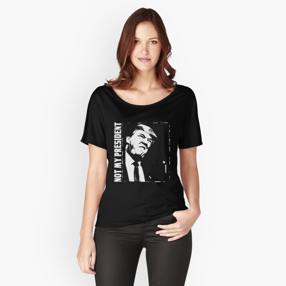Vista previa del artículo con la obra «Camiseta ancha», diseñado y vendido por Treason666.