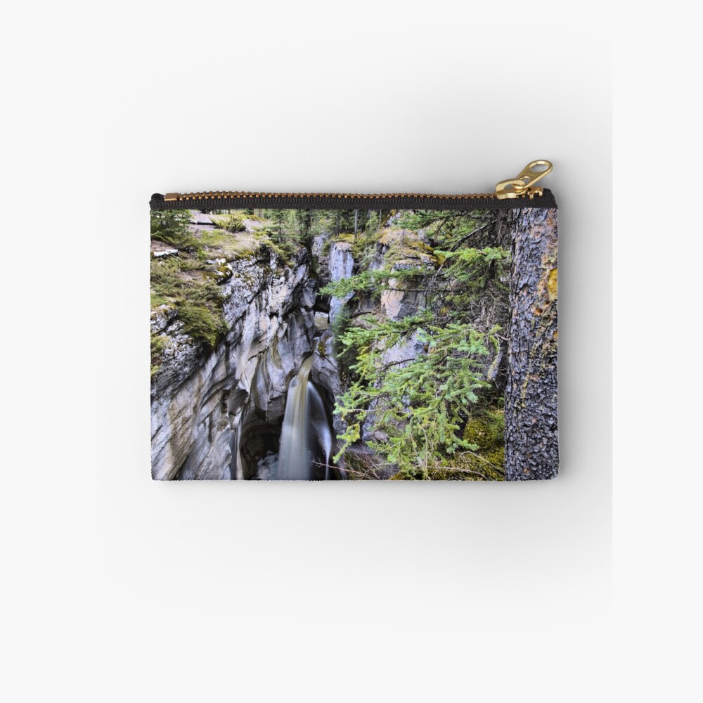 Vista previa del artículo con la obra «Bolsos de mano», diseñado y vendido por Phfester.