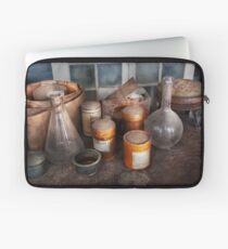 Science - Chemist - Ready to experiment Laptop Sleeve