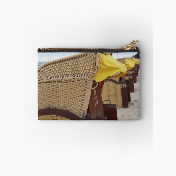 Aperçu de l'œuvre Beach Chairs in July créée et vendue par karina5.
